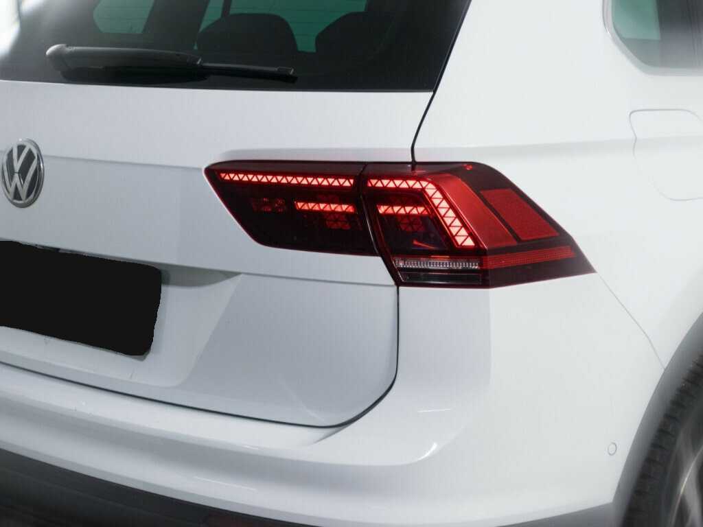 Volkswagen Tiguan, 2018 Фото №17