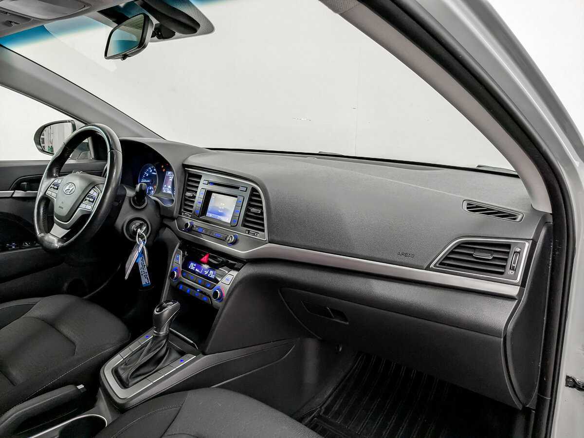 Hyundai Elantra, 2017 Фото №11