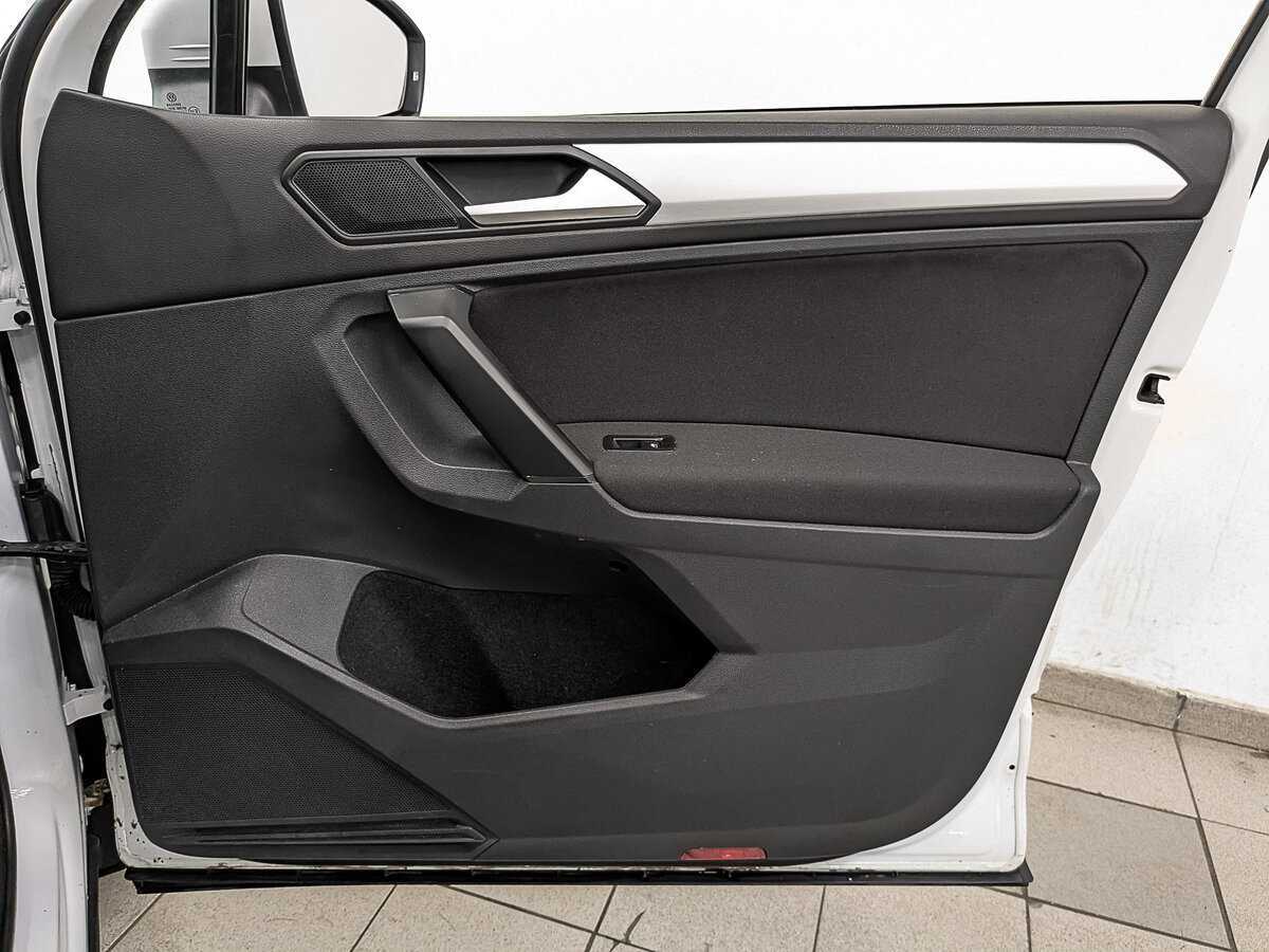 Volkswagen Tiguan, 2021 Фото №21