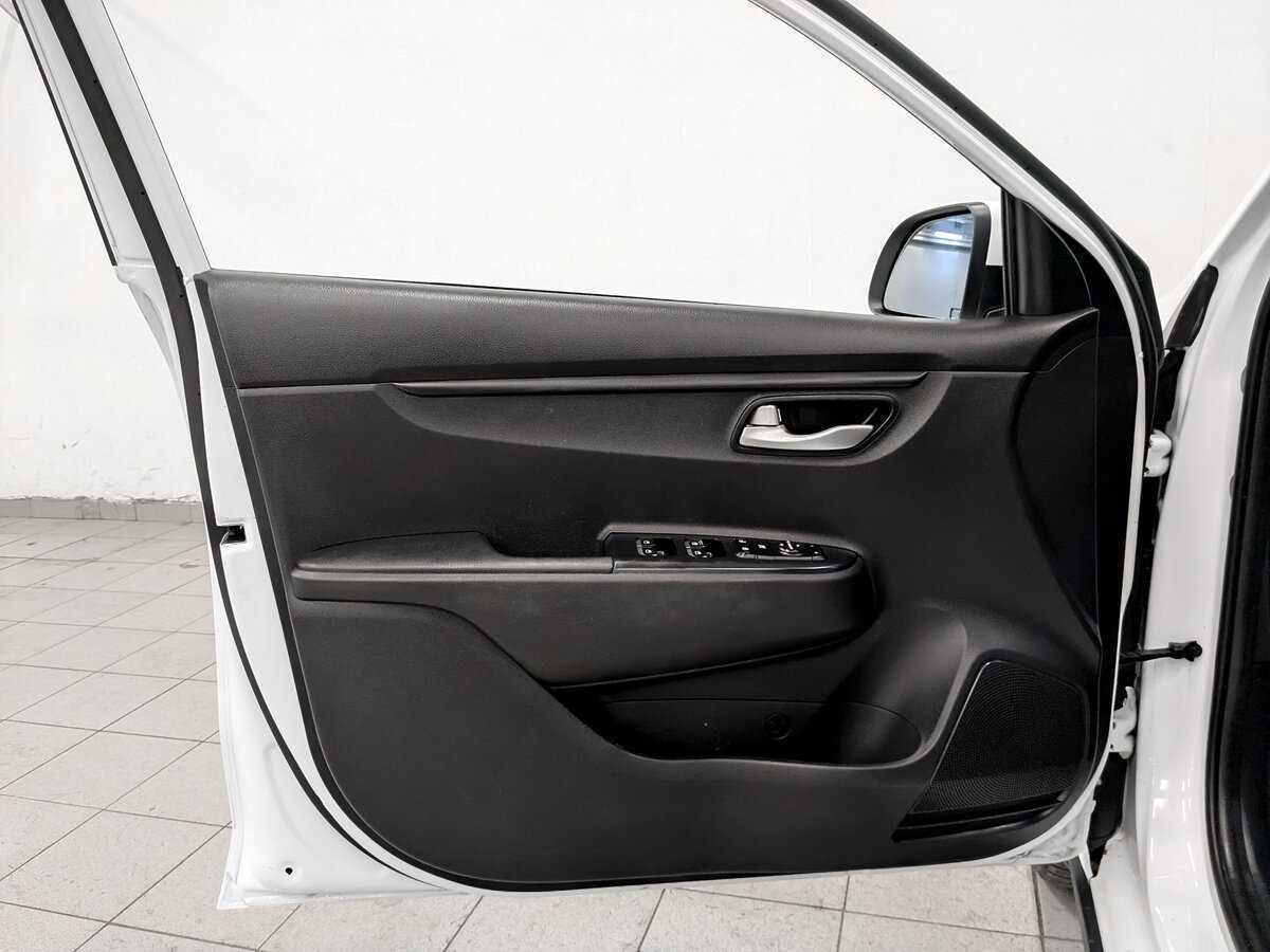 Kia Rio X-Line, 2020 Фото №17