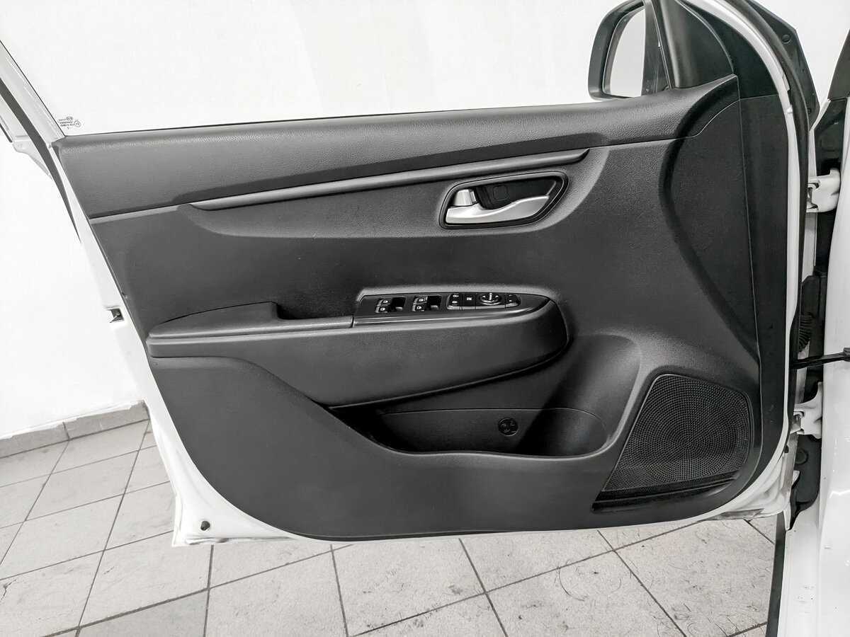 Kia Rio X-Line, 2020 Фото №19