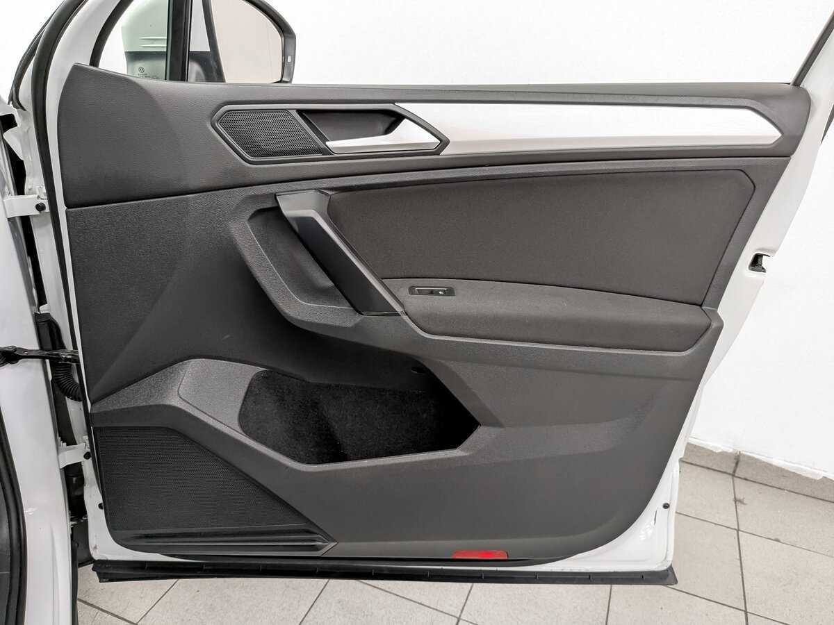 Volkswagen Tiguan, 2021 Фото №23