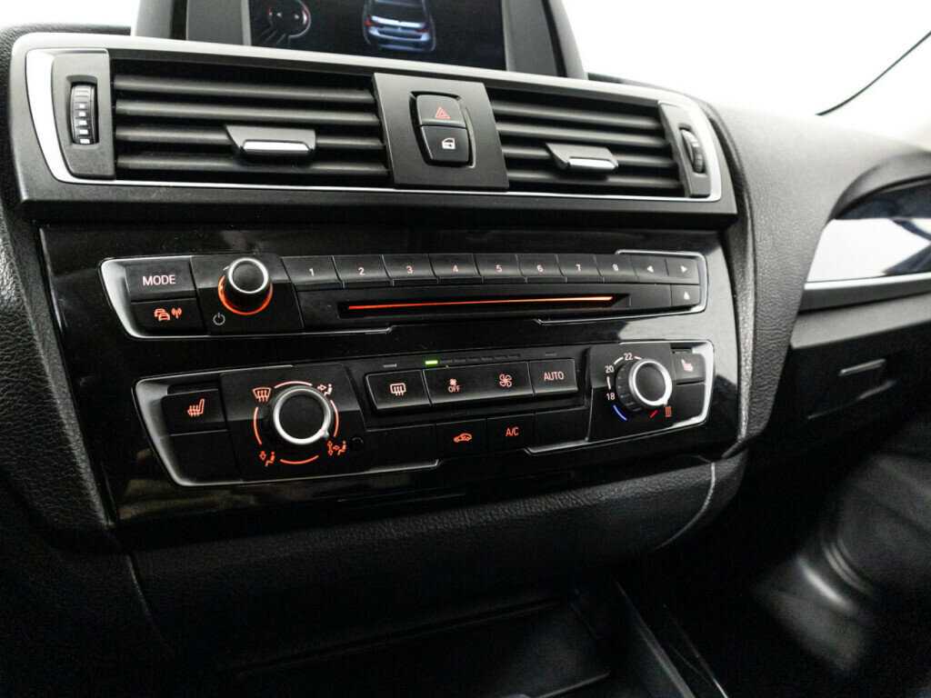 BMW 1 серии 120i, 2016 Фото №16