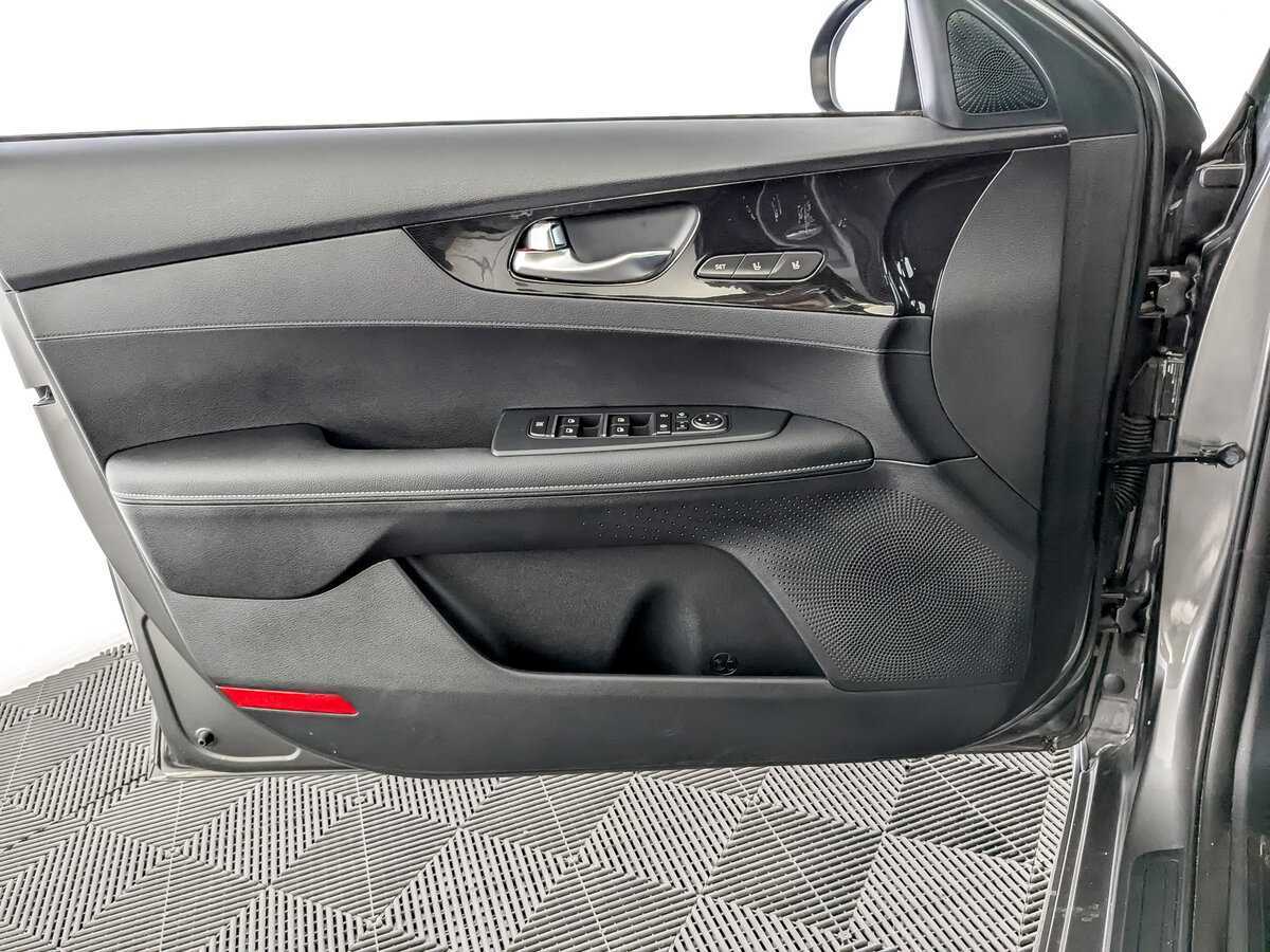 Kia Cerato, 2022 Фото №19