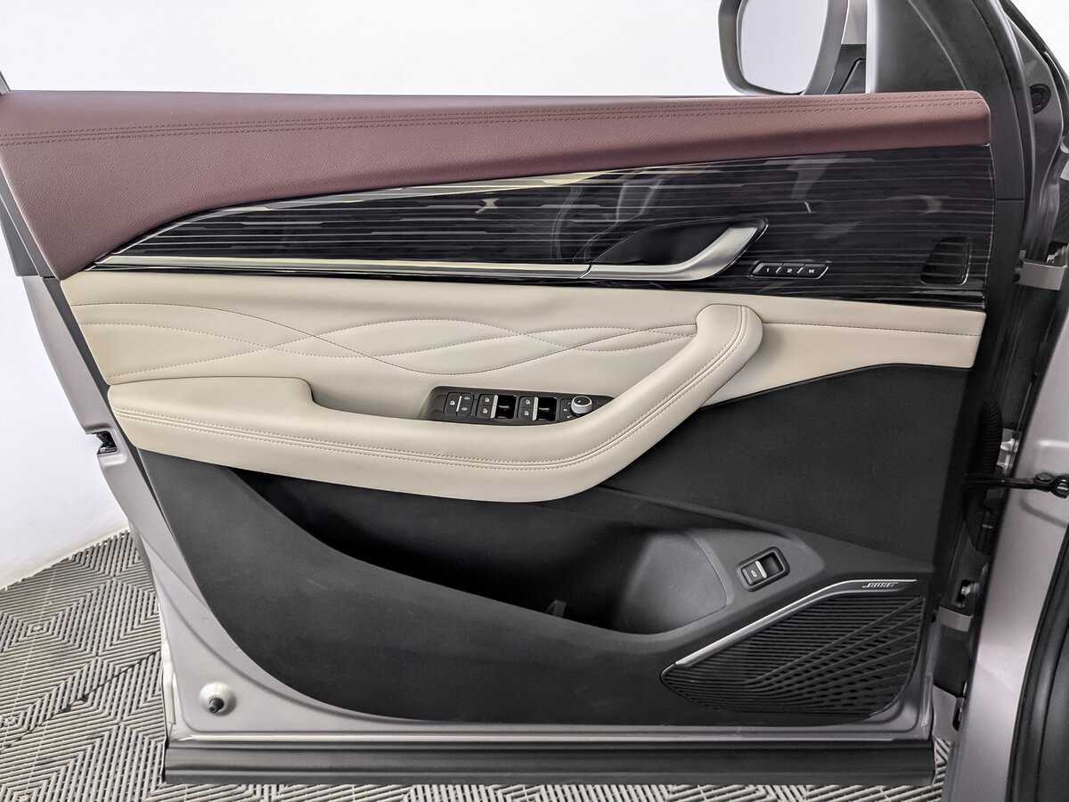 Geely Monjaro, 2022 Фото №19