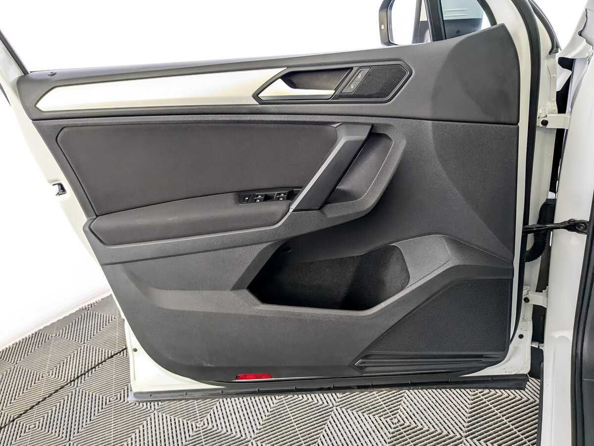 Volkswagen Tiguan, 2020 Фото №19