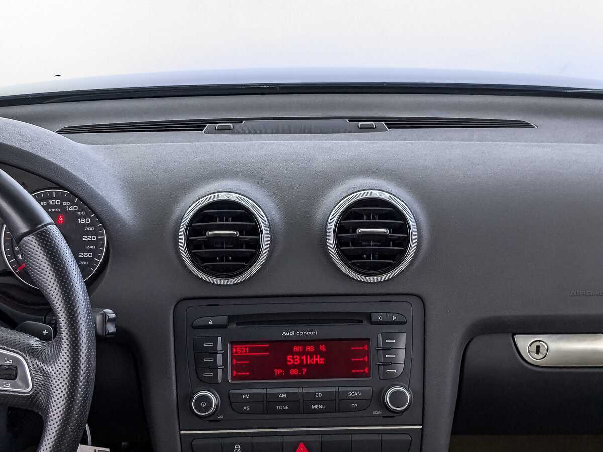 Audi A3, 2012 Фото №17