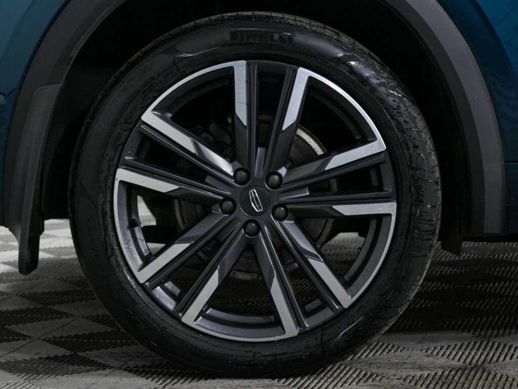 Geely Monjaro, 2022 Фото №19