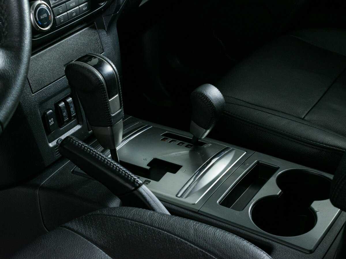 Mitsubishi Pajero, 2013 Фото №13