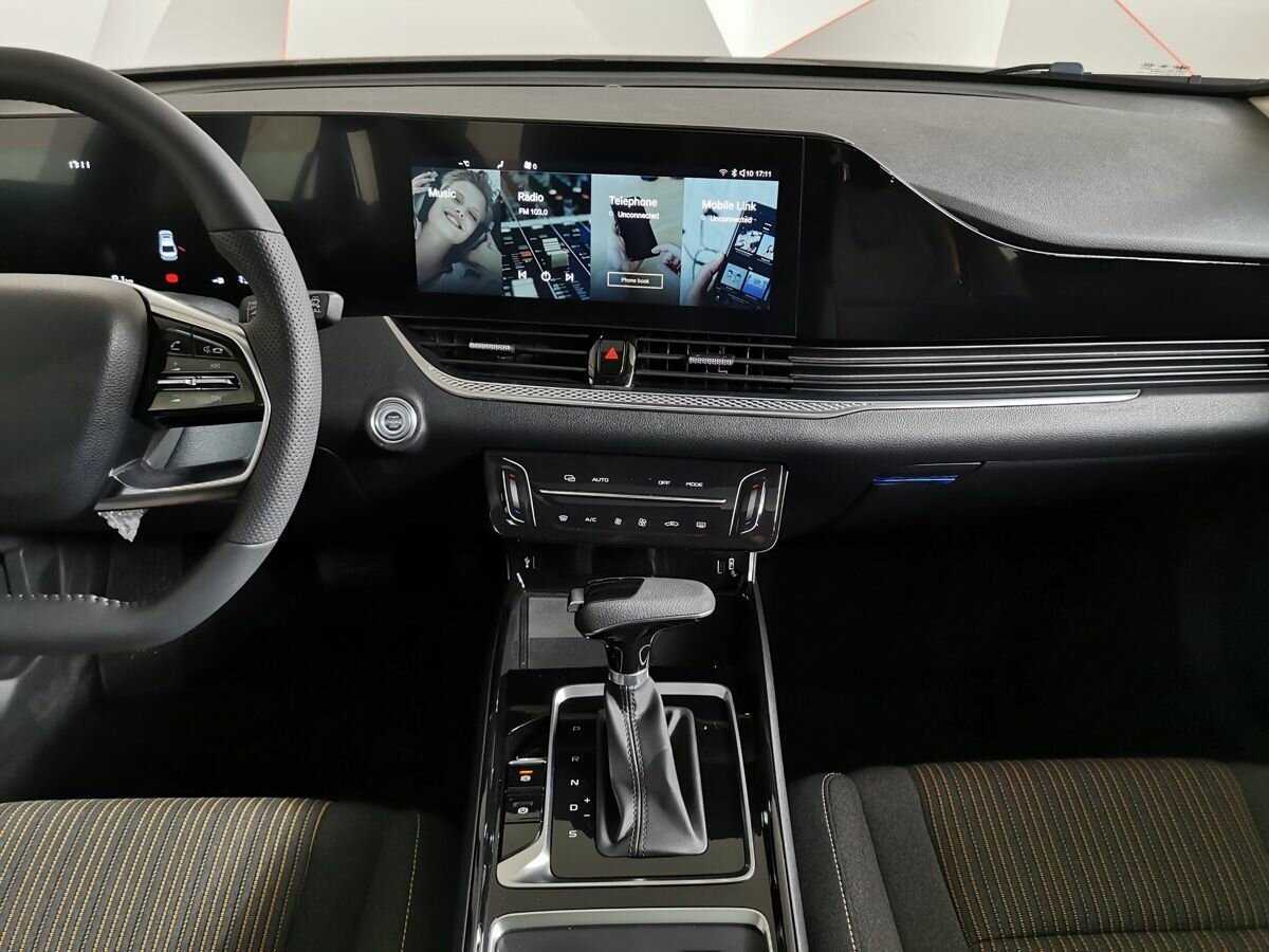 FAW Bestune B70, 2023 Фото №11