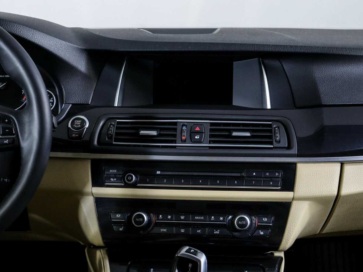 BMW 5 серии 528i xDrive, 2013 Фото №13