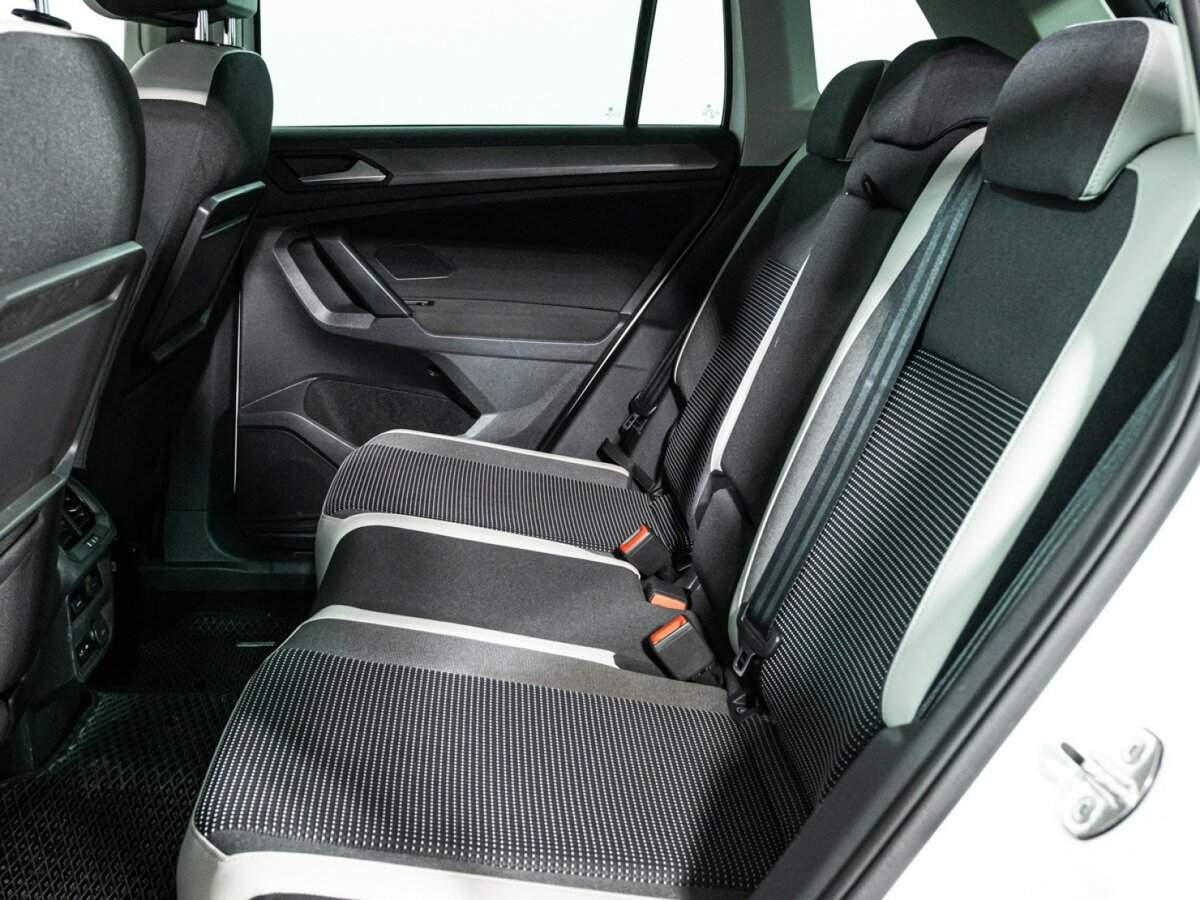 Volkswagen Tiguan, 2018 Фото №10