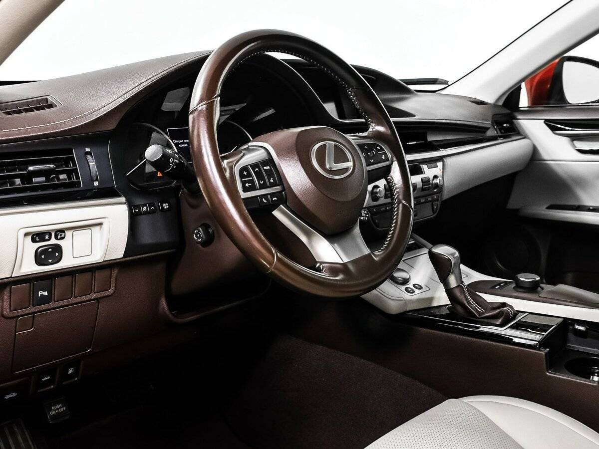 Lexus ES 200, 2016 Фото №12