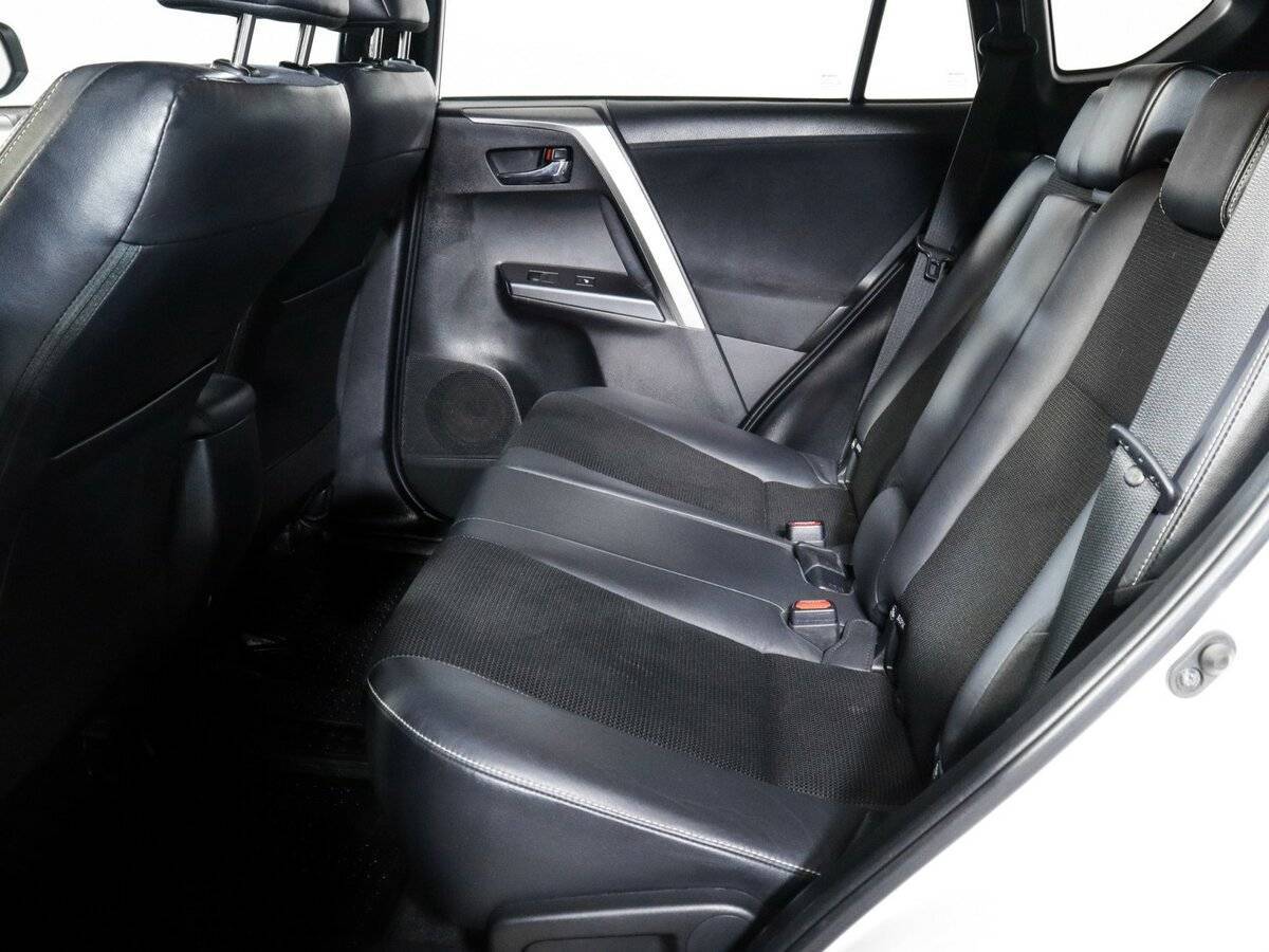 Toyota RAV4, 2017 Фото №10