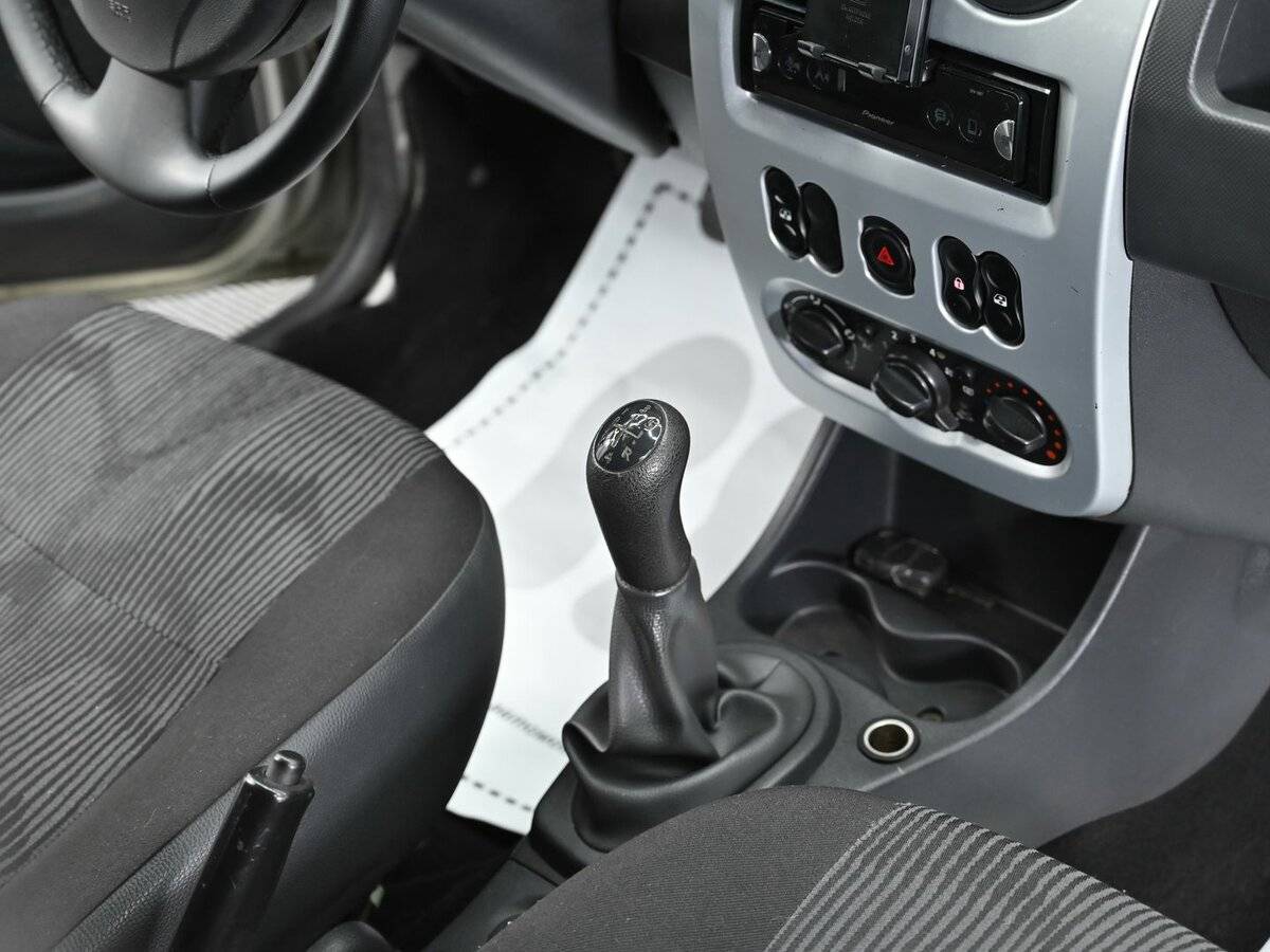 Renault Logan, 2013 Фото №9