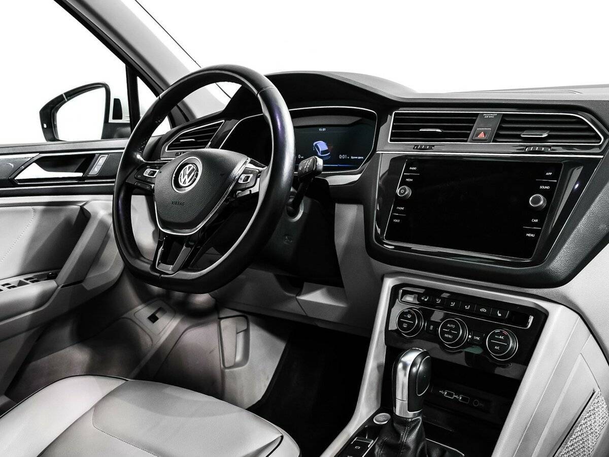 Volkswagen Tiguan, 2018 Фото №9
