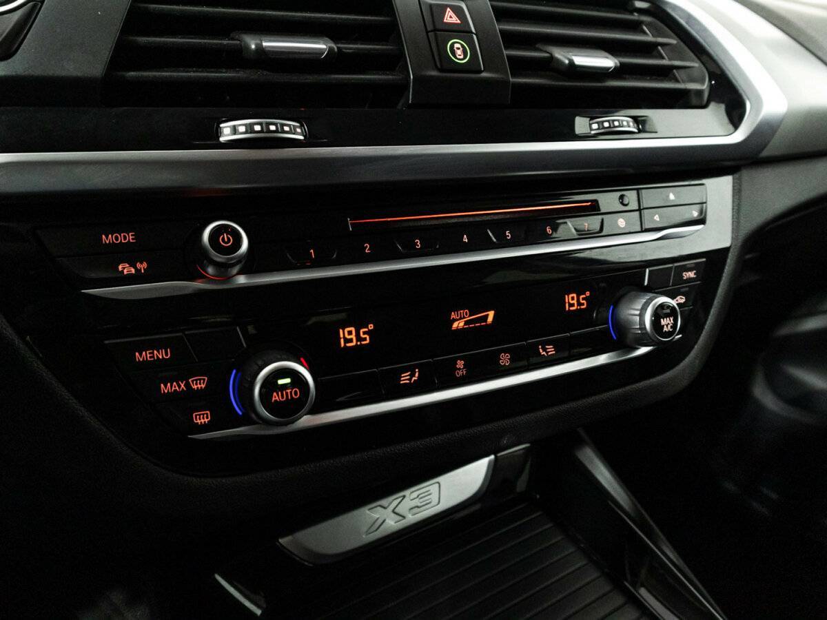 BMW X3 20d xDrive, 2018 Фото №19
