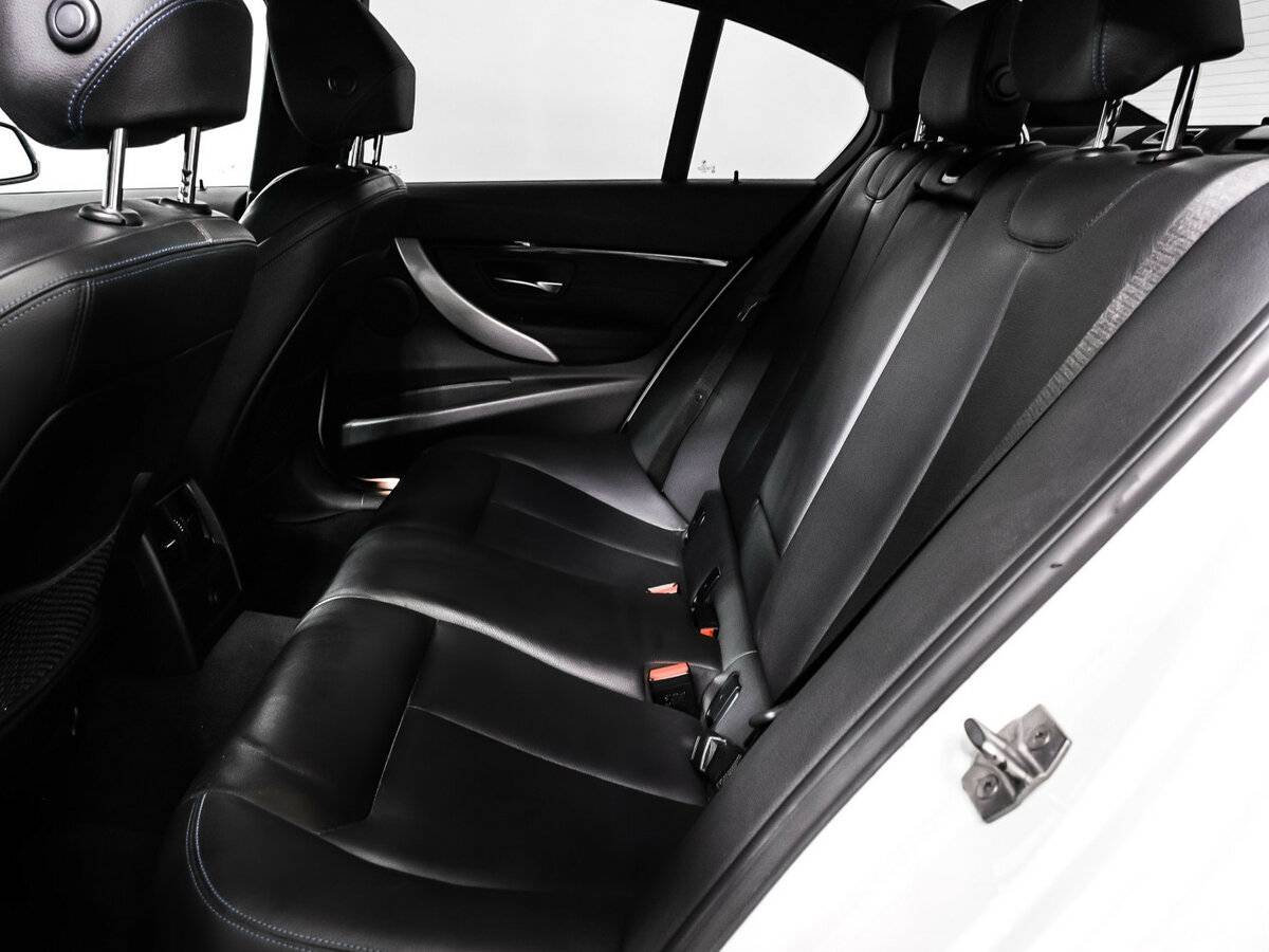BMW 3 серии 320i xDrive, 2018 Фото №13