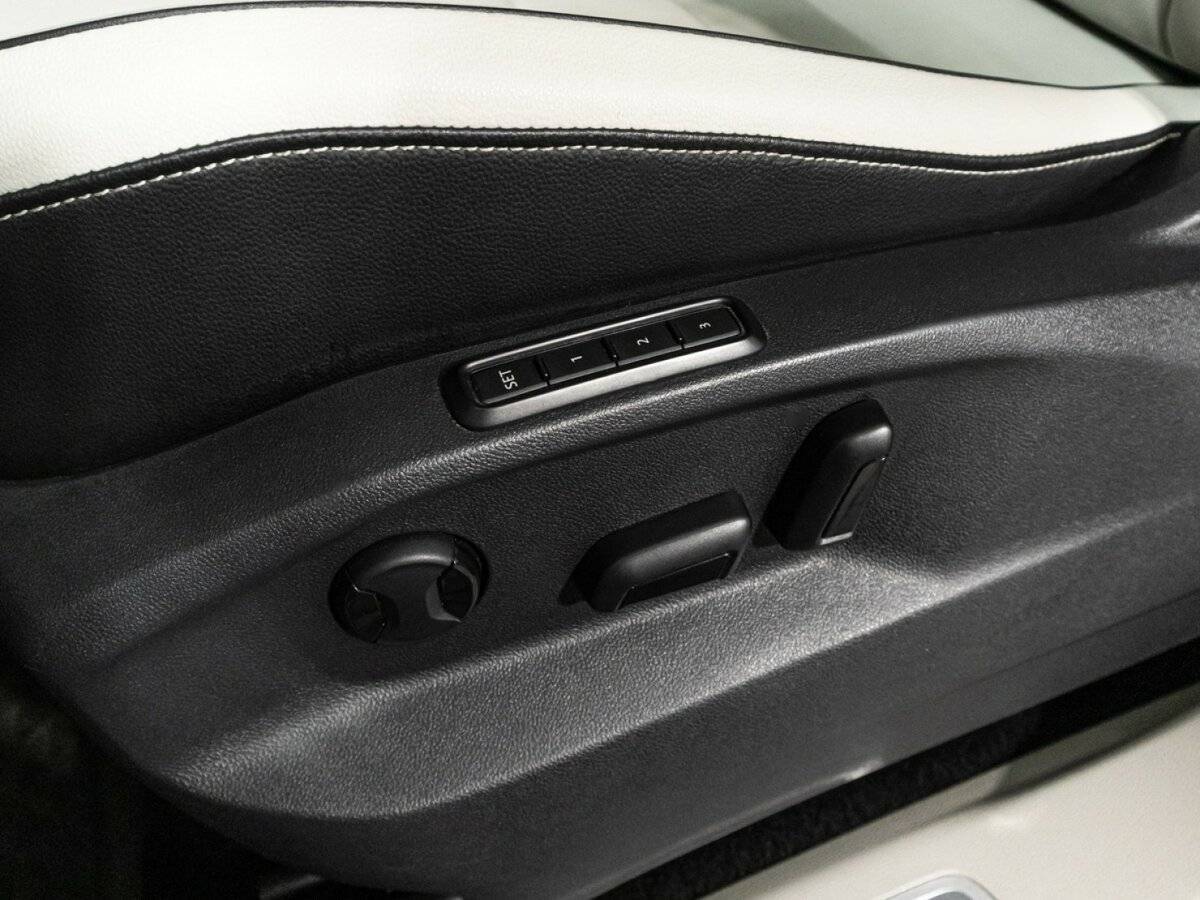 Volkswagen Tiguan, 2018 Фото №17