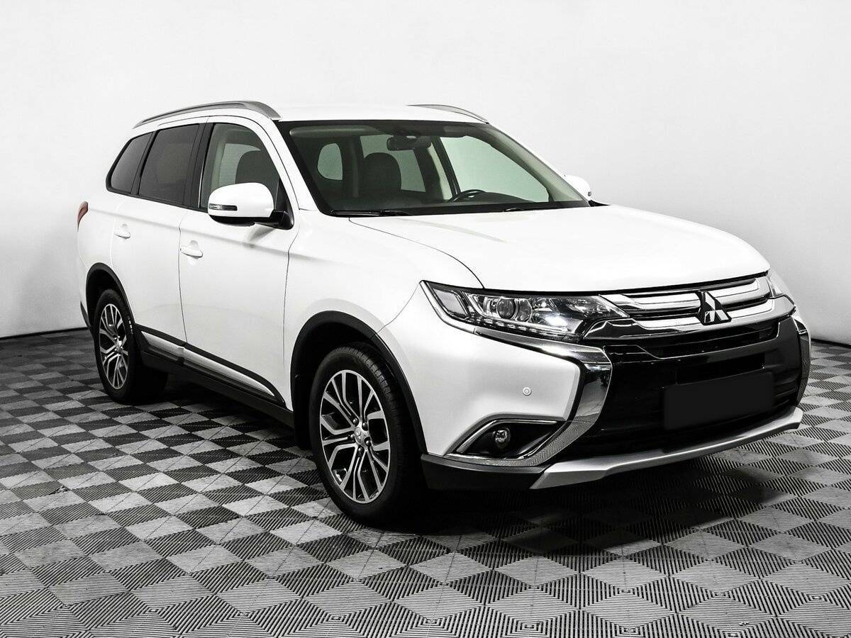 Mitsubishi Outlander, 2017 - 72 468 км. | Фото №3