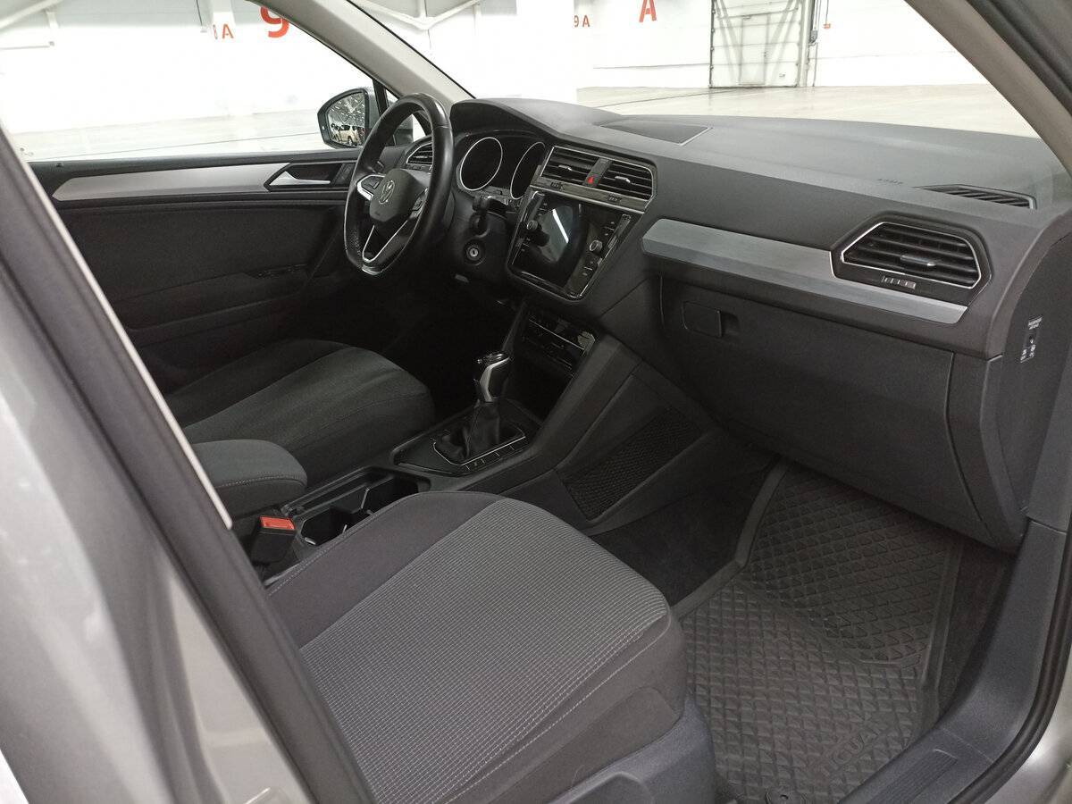 Volkswagen Tiguan, 2021 Фото №11