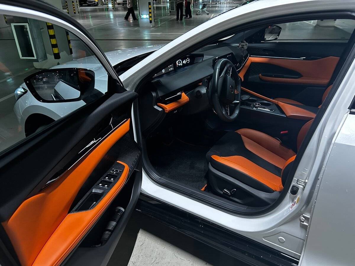 Changan UNI-V, 2023 Фото №9