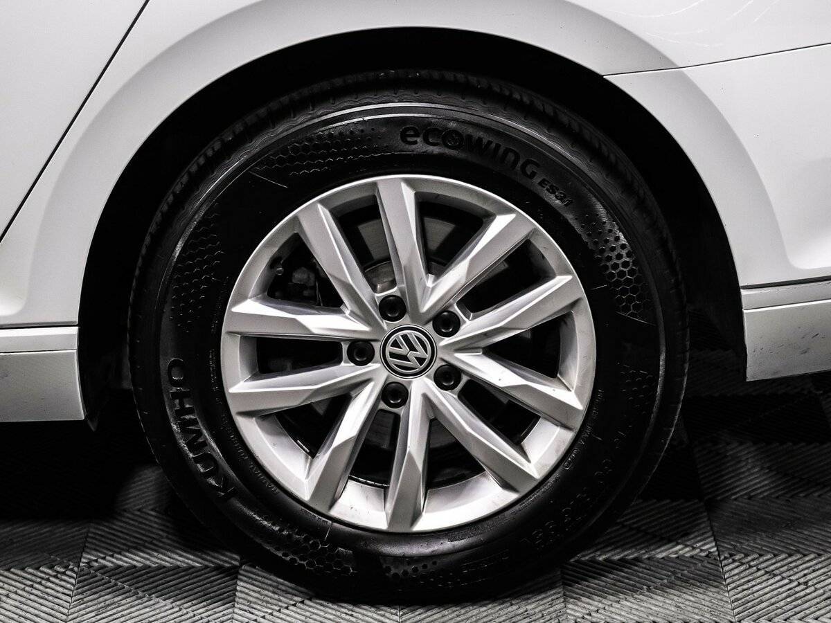 Volkswagen Passat, 2018 Фото №14