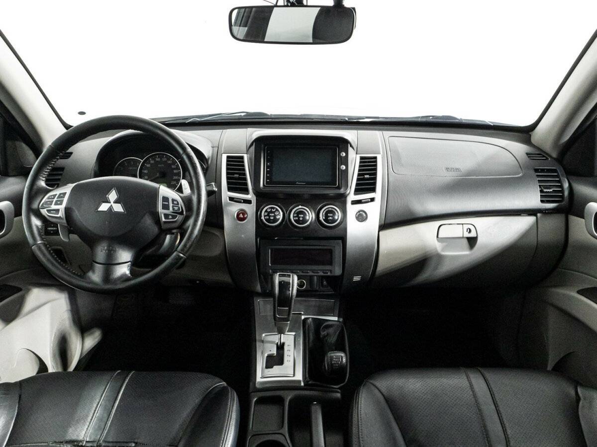 Mitsubishi Pajero Sport, 2012 Фото №13