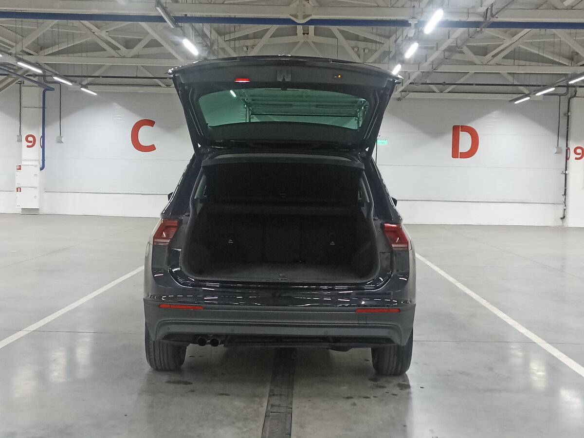 Volkswagen Tiguan, 2019 Фото №10