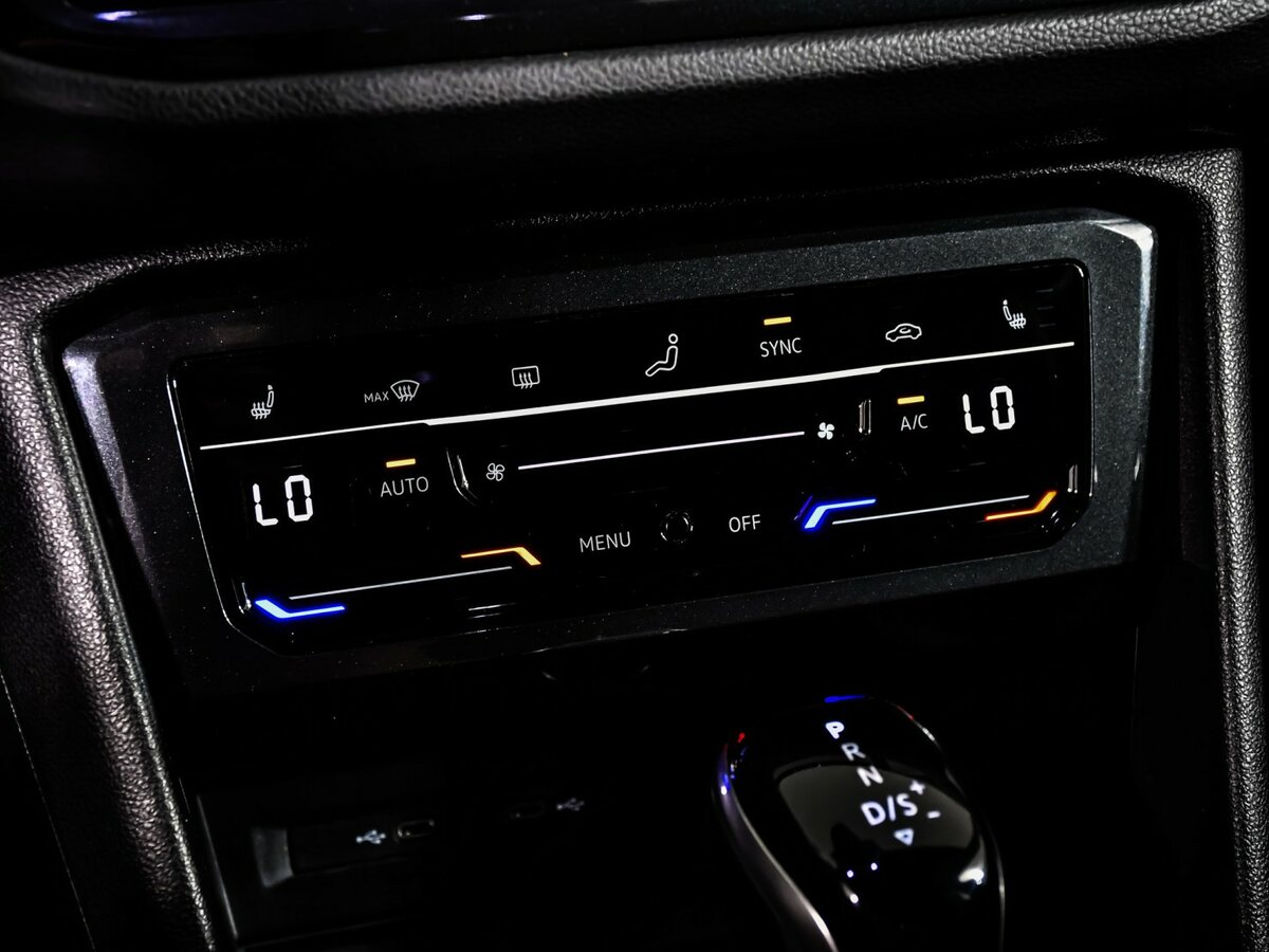 Volkswagen Tiguan II Рестайлинг, 2020 Фото №19