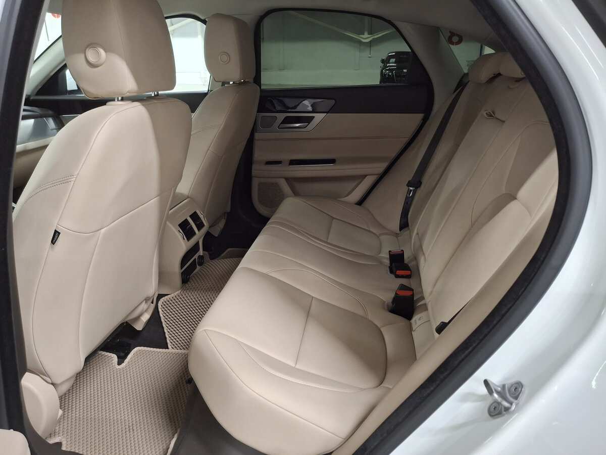 Jaguar XF II, 2016 Фото №12