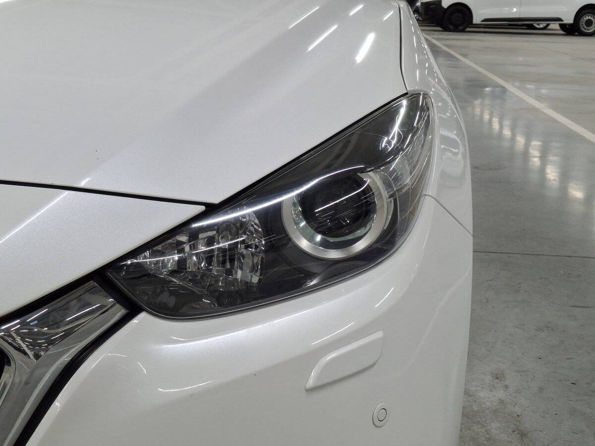 Mazda 3 III (BM) Рестайлинг, 2018 Фото №17