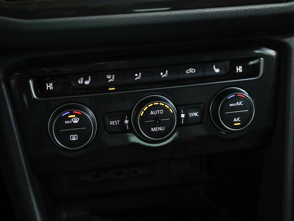 Volkswagen Tiguan II, 2019 Фото №18