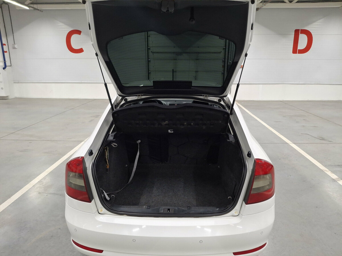 Skoda Octavia II (A5) Рестайлинг, 2012 Фото №10